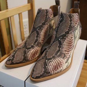 Dolce Vita Vegan Leather Snake Skin Print Samy Botties Size 9